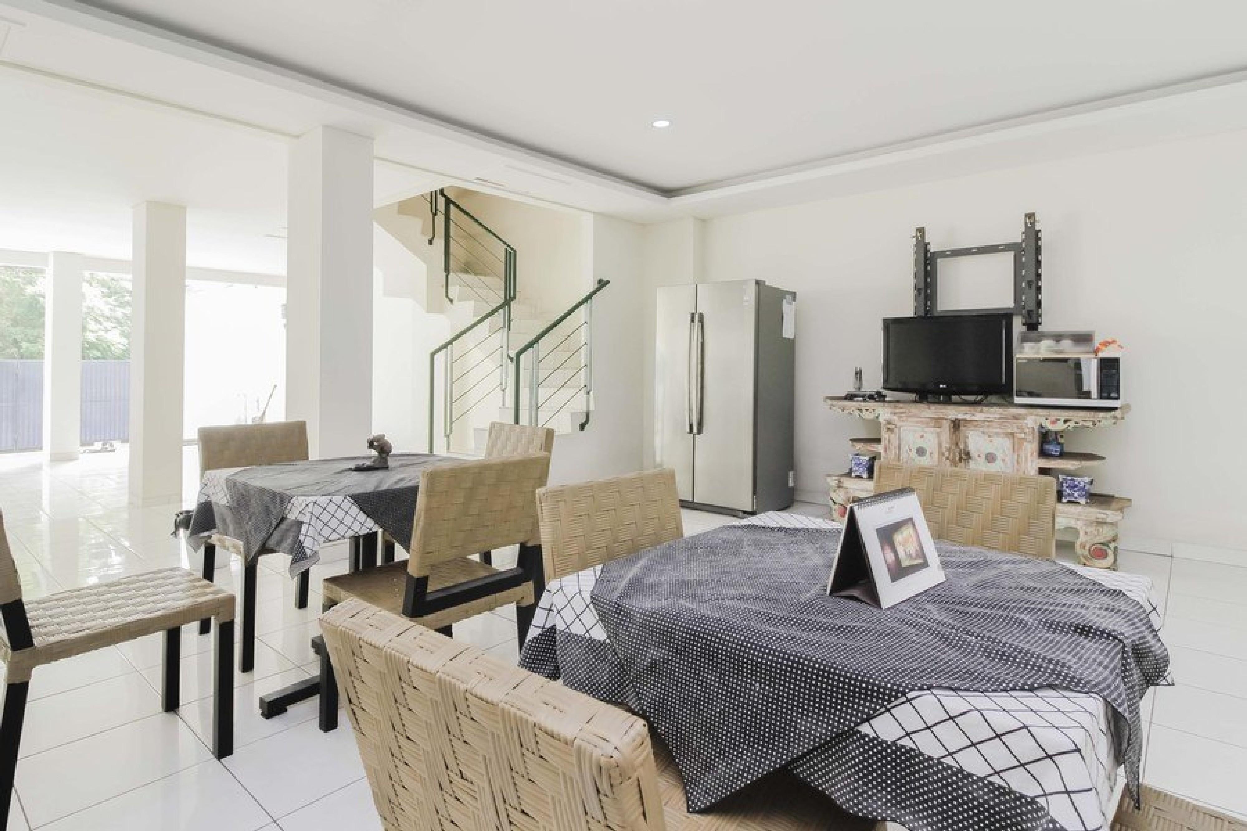 Reddoorz Near Pancoran Hotel Джакарта Екстериор снимка