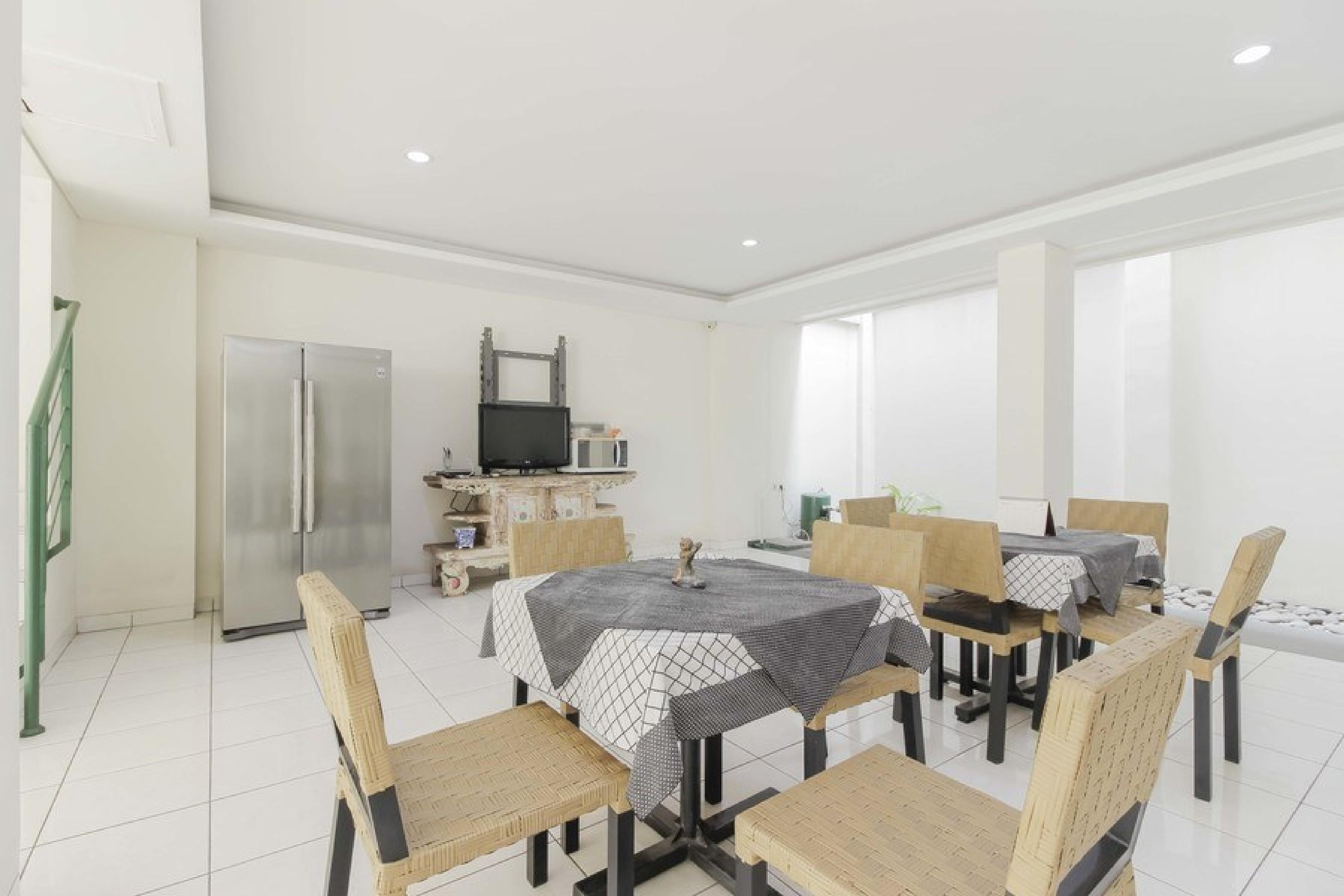 Reddoorz Near Pancoran Hotel Джакарта Екстериор снимка