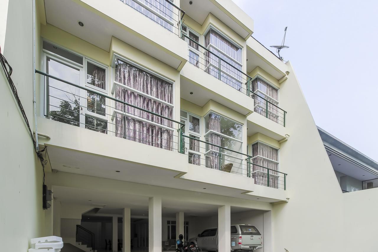 Reddoorz Near Pancoran Hotel Джакарта Екстериор снимка