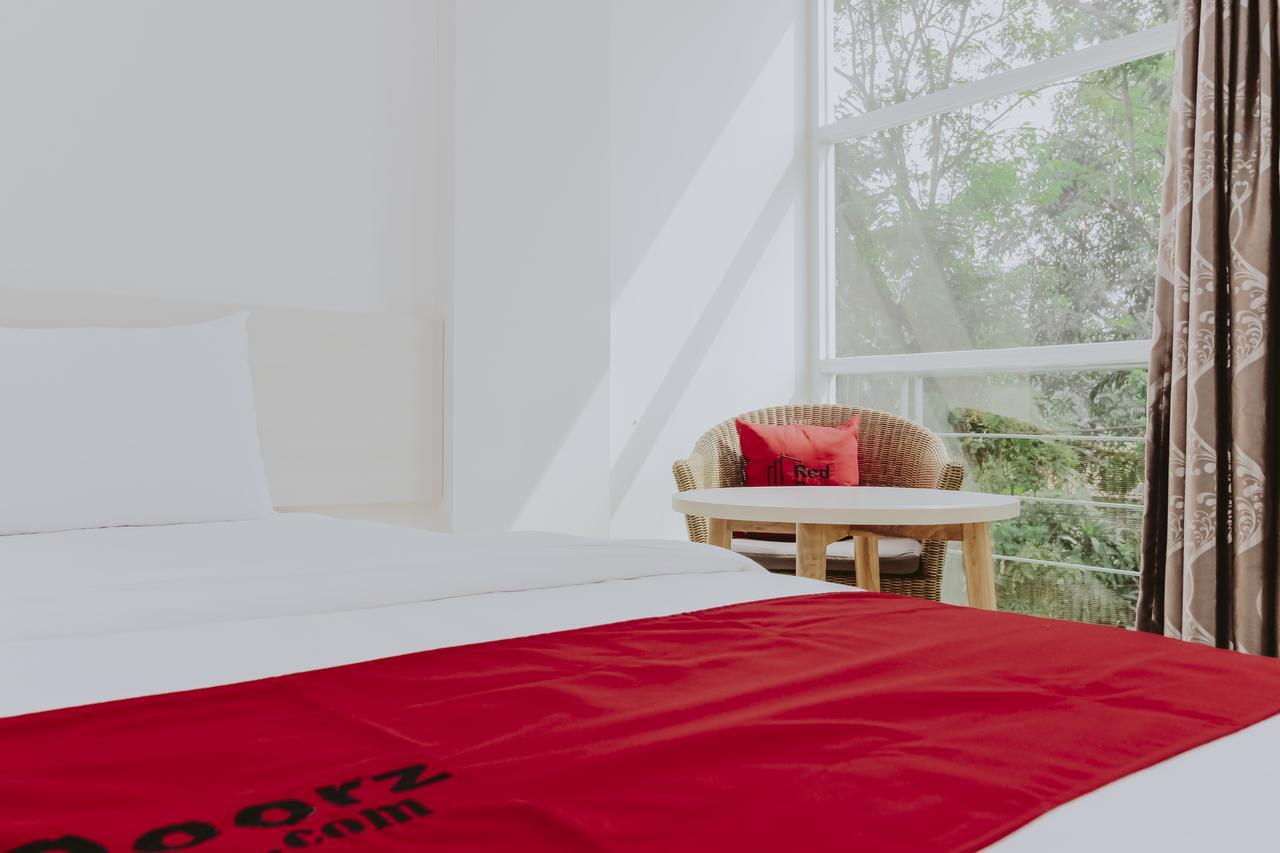 Reddoorz Near Pancoran Hotel Джакарта Екстериор снимка