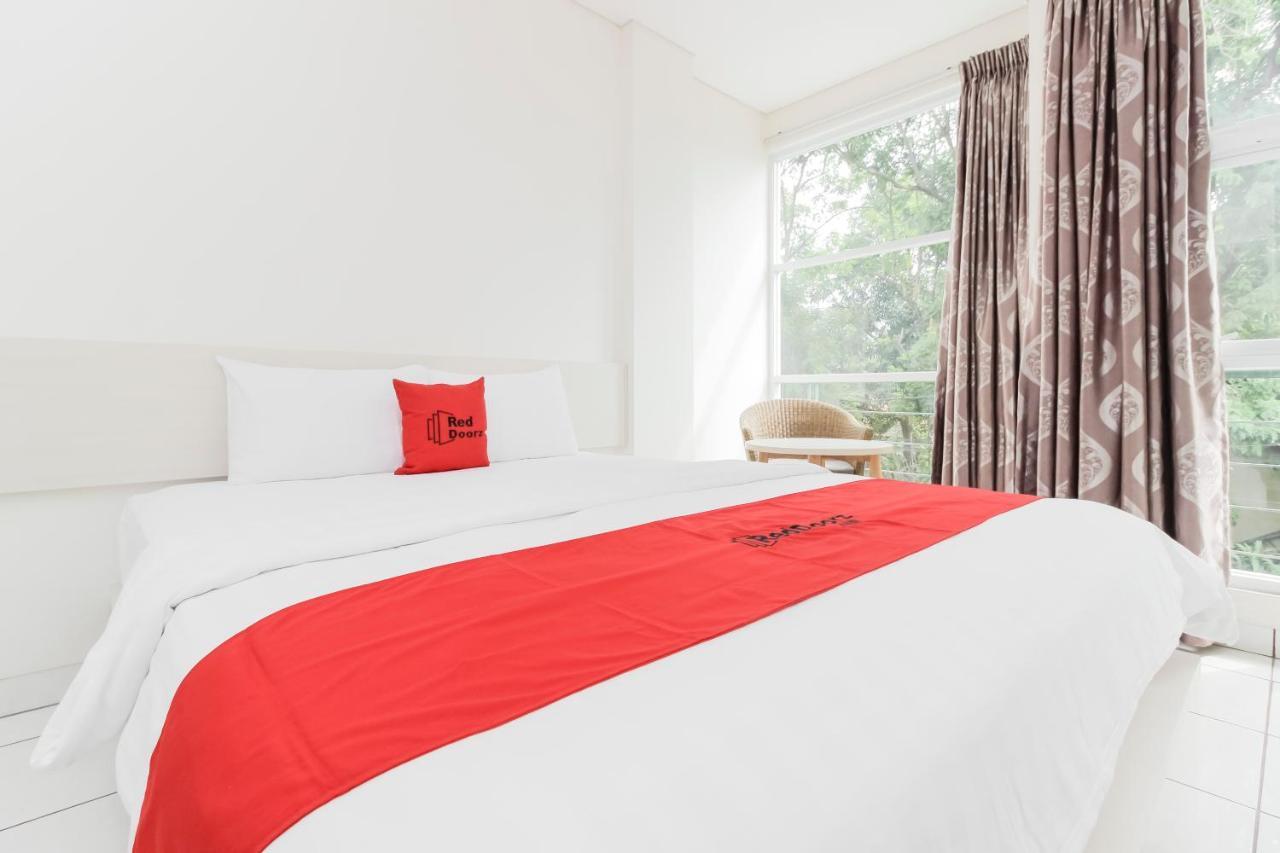 Reddoorz Near Pancoran Hotel Джакарта Екстериор снимка