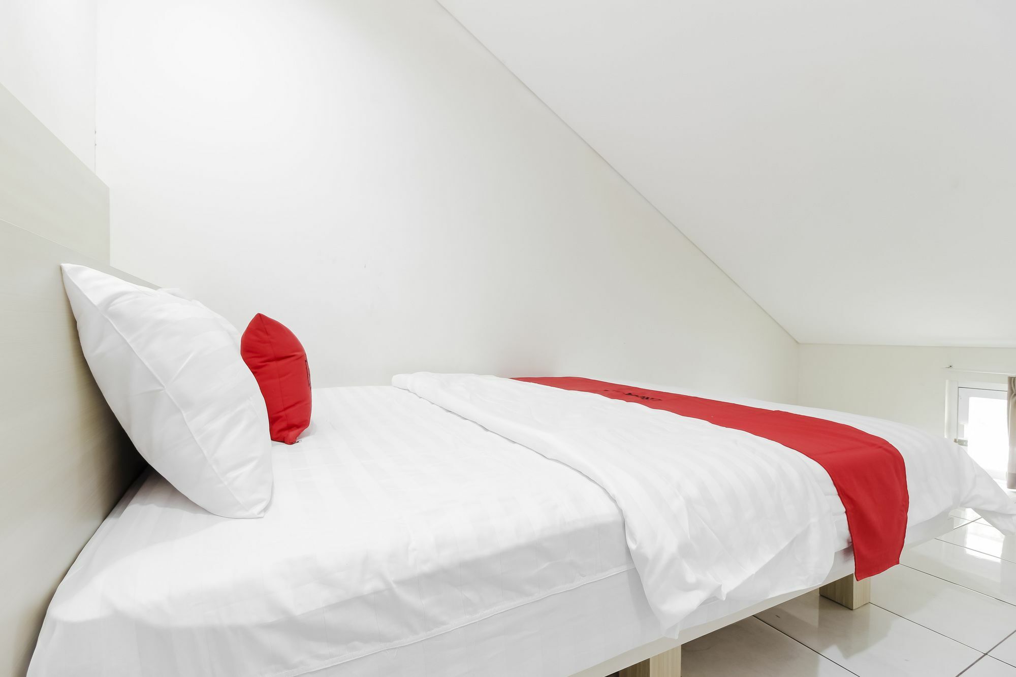 Reddoorz Near Pancoran Hotel Джакарта Екстериор снимка